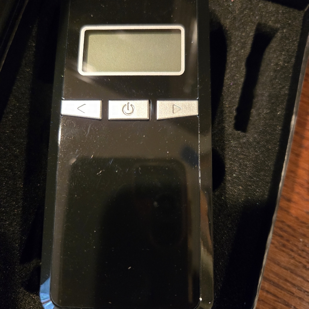 Digital Breathalyzer - Picture 5 of 7